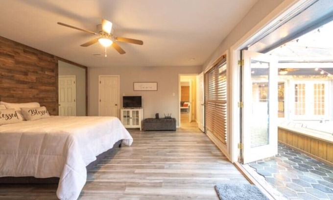 Cloverleaf House | Luxury Private Pool and Resort. 3bd/2.5ba