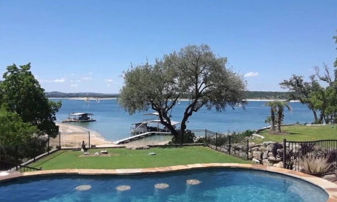 Rocky Ridge House | Luxury RESORT Style Home on Lake Travis with Poolnn
