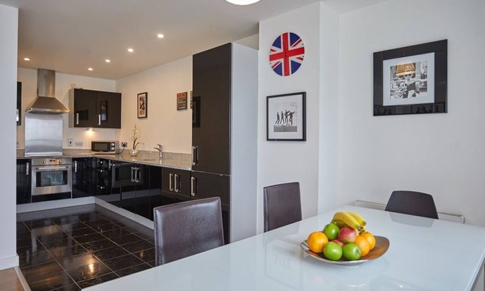 Peninsula Apartment | Luxury Riverside apartments, 3 Bedroom apartment on the river, O2, Excel
