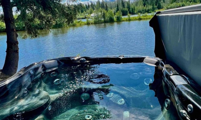College House | Luxury Riverside Chena River House North Suite with Hot Tub