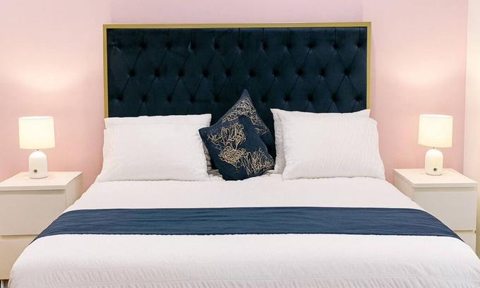 Bradbury House | Luxury room + Pool + Ensuite