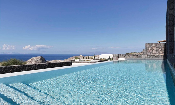 Oia Villa | Luxury Santorini Villa | Villa Sirens Song | 3 Bedrooms | Private Infinity Pool