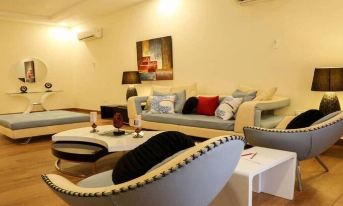 Lekki Phase 1 House | luxury&secure 2bedroom apartments 24/7 electricity 2/3/7