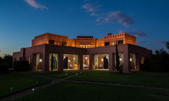 Chwiter Villa | Luxury Services In This Beautiful Villa In Marrakech