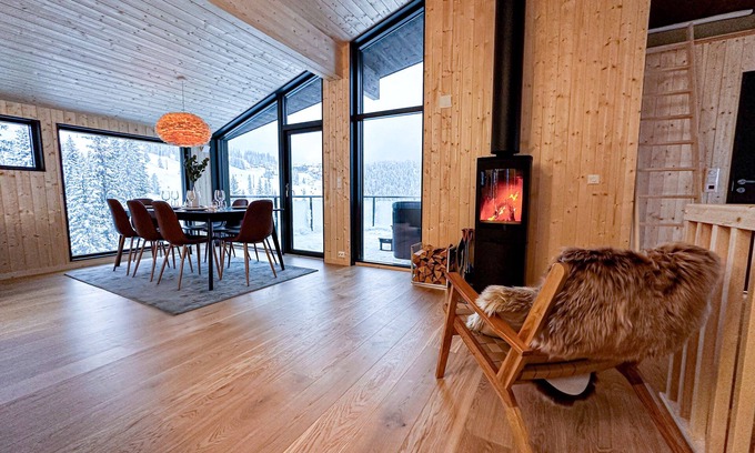 Skeikampen Ski Chalet | Luxury Ski Retreat with Ski-In/Ski-Out Access on Kvitfjell, Featuring a Jacuzzi