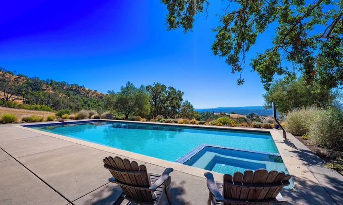 Geyserville House | Luxury Sonoma Hilltop Estate with Pool and Views