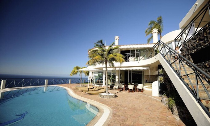 Sauzal Villa | Luxury Villa Bahía with Infinity Pool, Panorama View, Sauna & Fitness Area