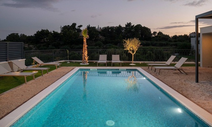 Podstrana Villa | Luxury Villa David's two heated pools 38m2 bbq Seaview