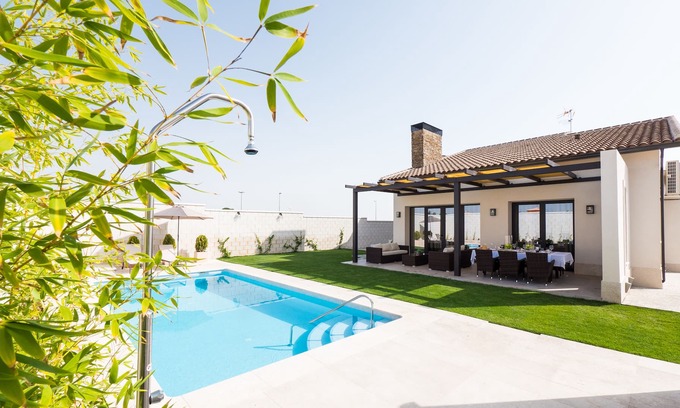 Cobisa Cottage | LUXURY VILLA EL ARRABAL DE TOLEDO