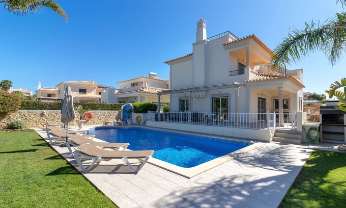 Sesmarias Villa | Luxury villa in Albufeira with heated private pool