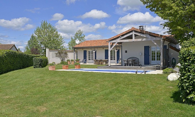 Vasles Villa | Luxury Villa in France with Pool and Garden