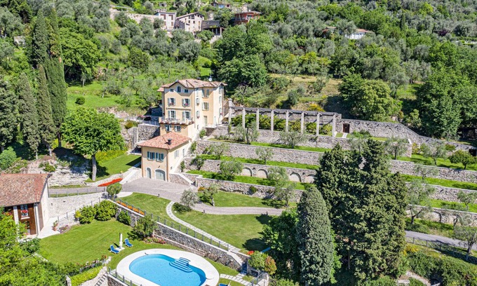 Gargnano Villa | LUXURY VILLA LAKE VIEW WITH POOL AND GARDEN