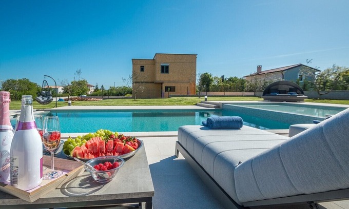 Divsici Villa | Luxury Villa Mabuhay in a quiet part of Istria