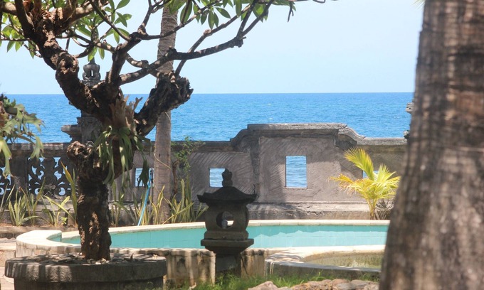 Temukus Villa | Luxury Villa On The Beach In Lovina Beach Bali