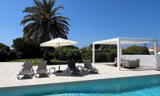 Mato Serrao Villa | Luxury Villa in Carvoeiro with Heated Pool, Distant Sea Views and Large Garden