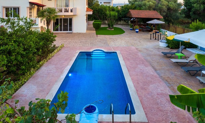 Petaloudes Villa | Luxury villa Rea fully equipped with swimming pool 5 bedrooms 11 guest