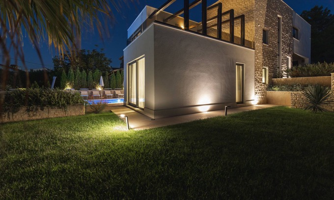Okrug Villa | Luxury villa with pool next to beach