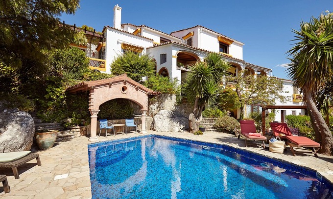 Gaucin Villa | Luxury villa with large garden and private pool in a quiet corner of Gaucin