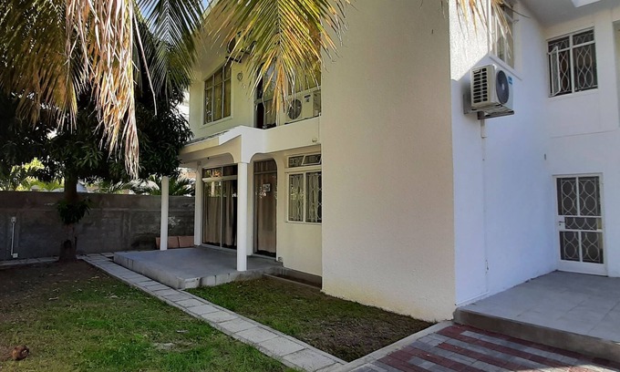 Flic-en-Flac Villa | Luxury villa with secure pool 200m from Flic en Flac beach.