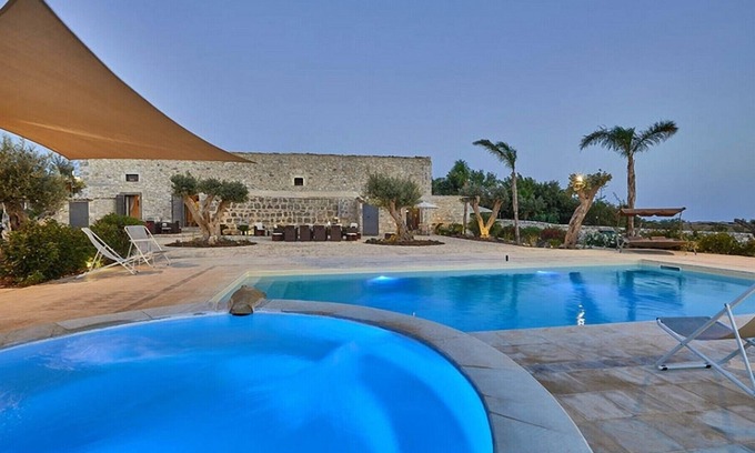 Ragusa Villa | Luxury Villa with private pool and jacuzzi - Marina di Ragusa