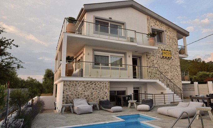 Skala Rachoniou Villa | Luxury villa with sea views and unique designs