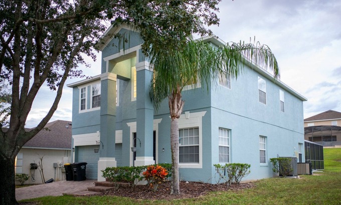 Legacy Park House | Luxury within steps to Disney -Fully Renovatedn