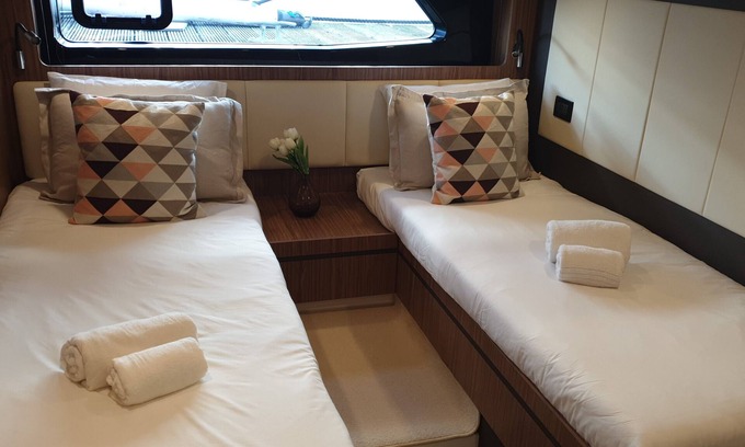 Cascais Boat Rental | Luxury yacht in a romantic place