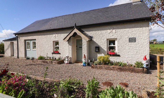 Bruff Cottage | LYNCHPIN COTTAGE, pet friendly in Bruff, County Limerick