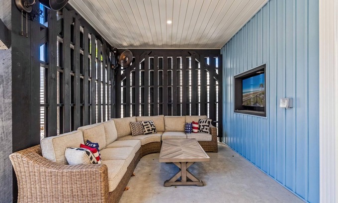 Myrtle Beach House | Lynes Den 3 bdrm 2 bath gorgeous home professionally decorated