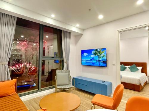 An Thoi Apartment | LYNS Apartment - Ocean View with Infinity Pool &Firework
