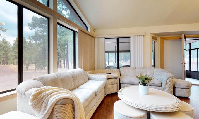 Flagstaff House | Lynx Cabin