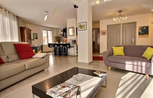 6th Arrondissement Apartment | Lyon Superbe Appartement Parc Tête d'Or 95 M2 Clim Parking