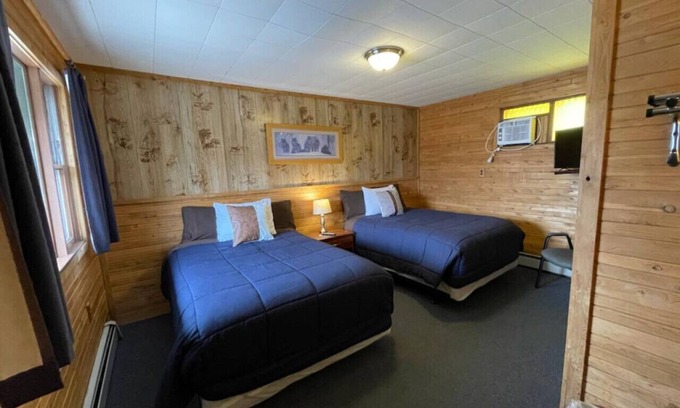 Onaway Cabin | Lyons in Onaway - 2 Full Beds - Room 9 - Sleeps 4