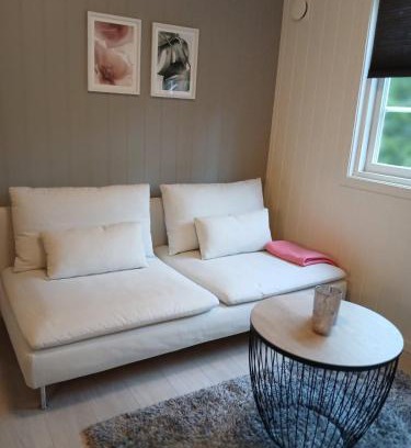 Gvarv Apartment | Lys og moderne leilighet i Bø.
