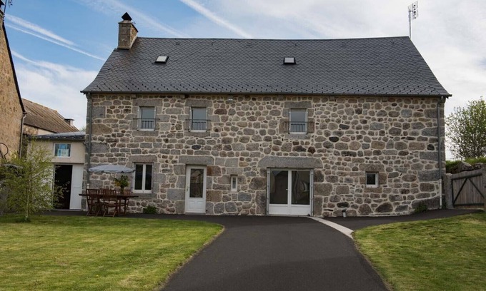 Prinsuejols-Malbouzon House | Lzg026 - Gîtes de France 3 Épis 8 Pers à Malbouzon