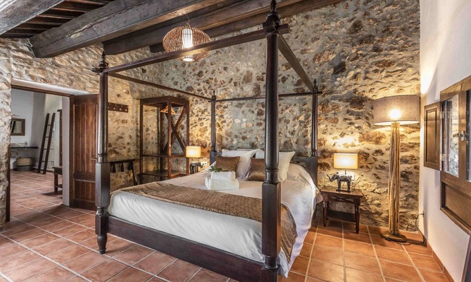 Sant Feliu de Pallerols Cottage | Más Campassol - an ecological farmhouse with soul.