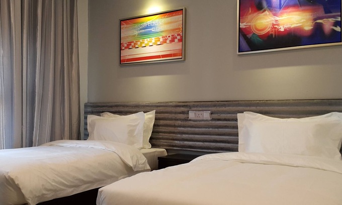 Kuarters Kampung Pandan Hotel | M Design Hotel at Shamelin Perkasa