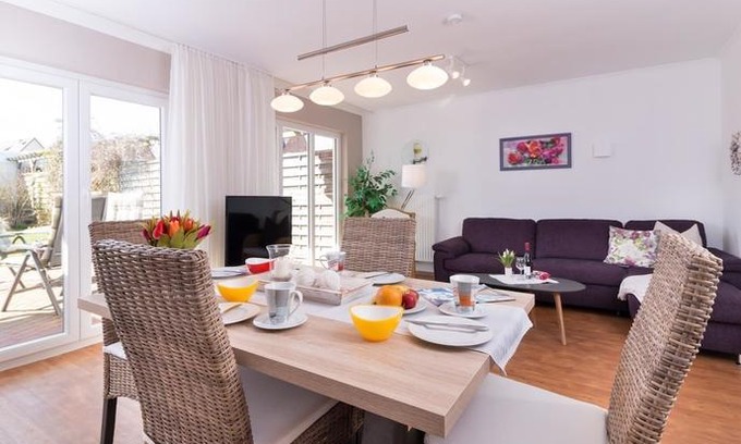 Groemitz Villa | M5 Bungalow - Apartmenthaus Marienburger Str 4 - Feriendomizil Hollich