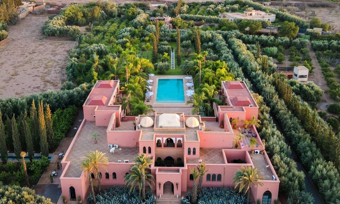 Oulad Hassoune Apartment | Luxury villa with 180 m2 pool spa and 5-star service by feelluxuryholidays