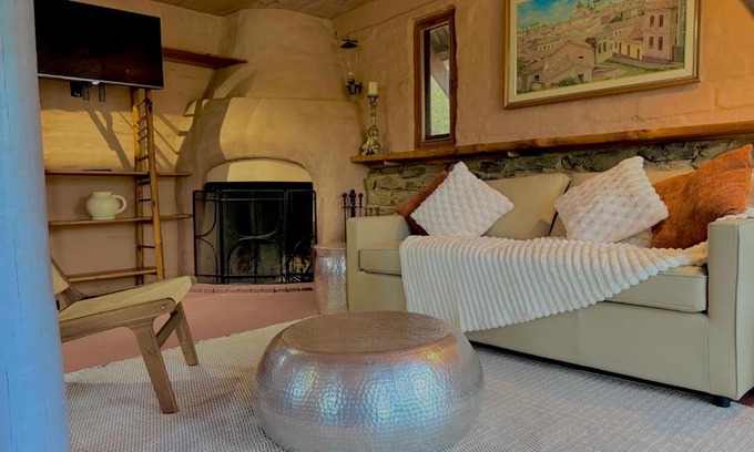 Macclesfield House | Maccys Cottages