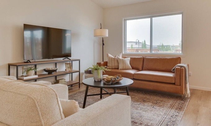 Fargo House | Mackenna's Place · Heated Garage | Prime Location | Family Friendly