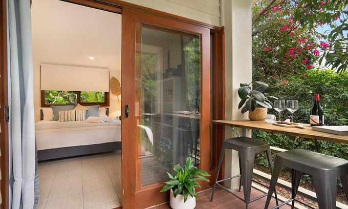 Macmasters Beach House | MacMasters Studio Retreat