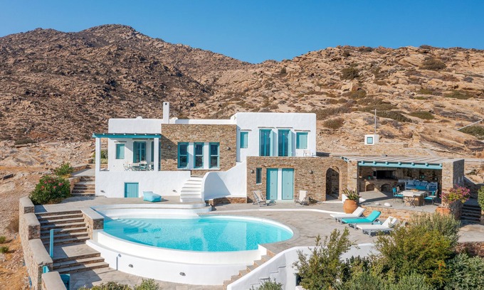 Magganari Villa | Magganari View Villa - Discover Ultimate Summer Happiness!