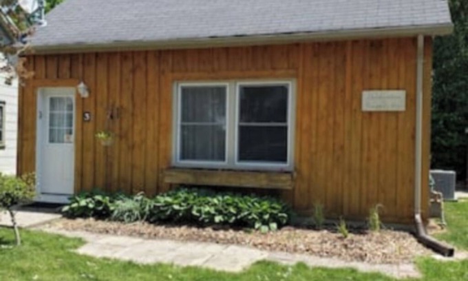 Saint Thomas House | Maggie's Rest - Cozy 2 Bdrm Tiny Home Centrally Located