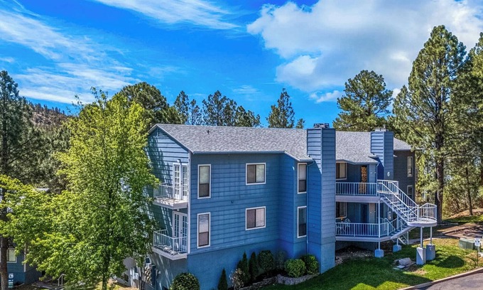 Show Low Condo | Magical Mountain Hideaway - Beautifully Remodeled Lower Level 3BD/2BA Condo