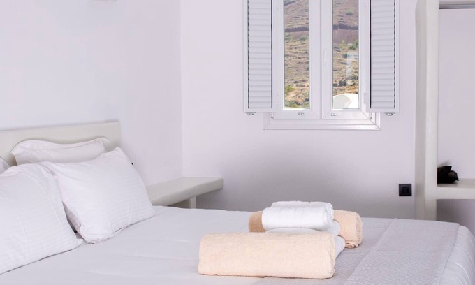 Finikia Villa | Magical Santorini Villa | 1 Bedroom | Premium Private Villa | Beautiful Sea.