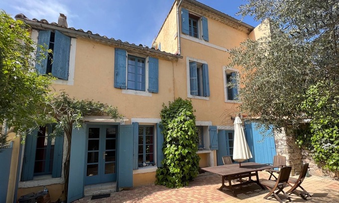 Saint-Laurent-d'Aigouze House | Magnificent village house in the Camargue