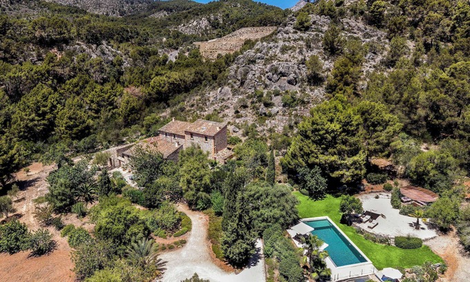 Andraitx Villa | MAGNIFICENT 6BR - 7.5BA FINCA WITH HEATED POOL, JUST MINUTES TO PORT D' ANDRATX!