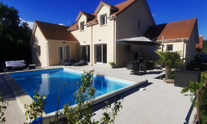 Croth House | Magnificent 8p villa with swimming pool, sauna and SPA