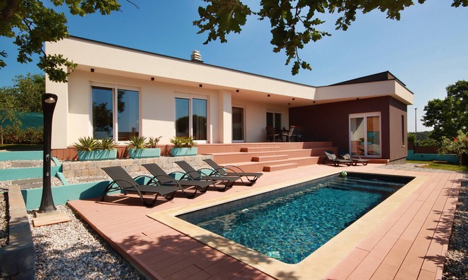 Vintijan Villa | Magnificent colours of Istria and slow life will inspire your stay.